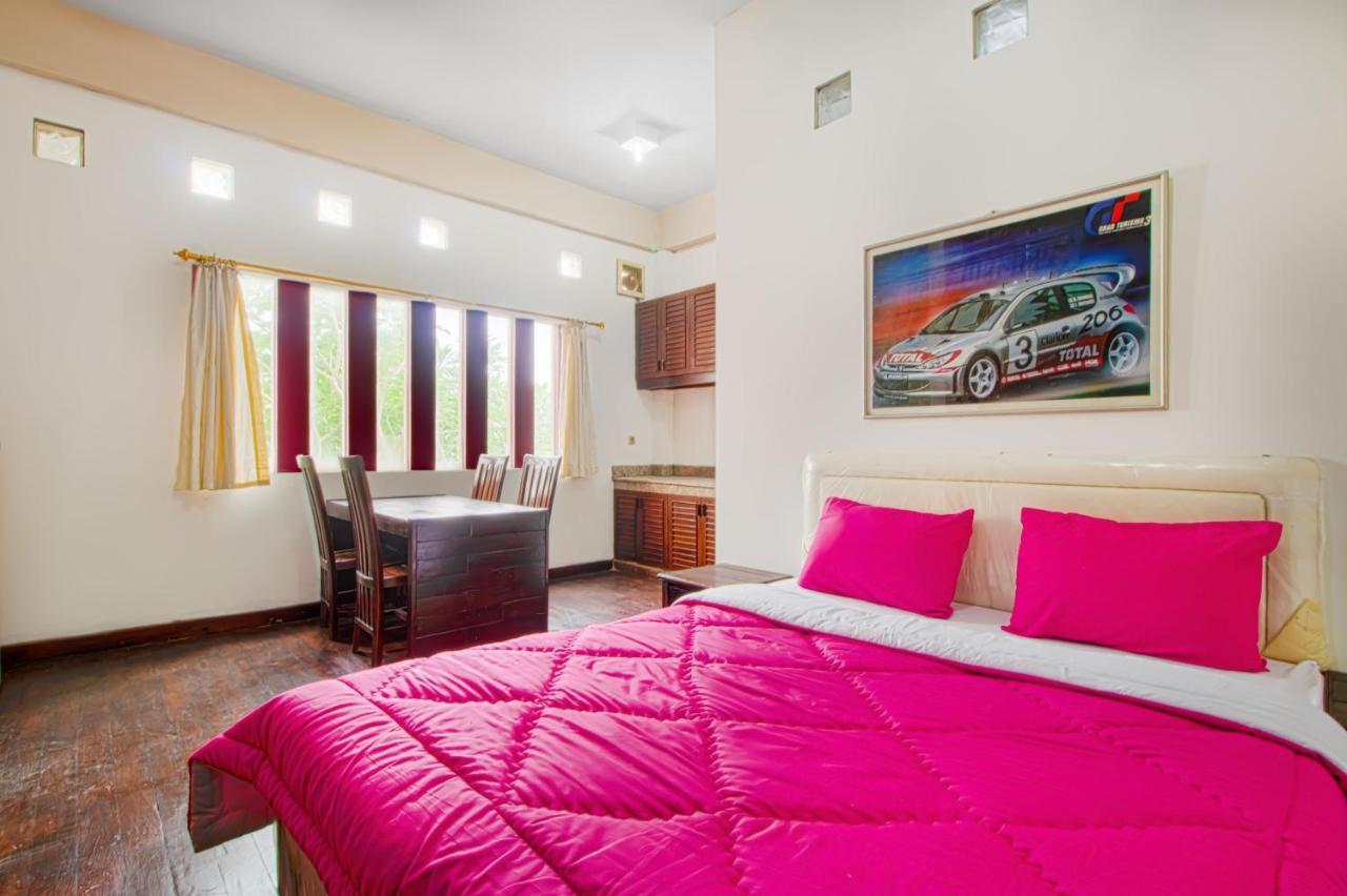 Отель Tobana House Bintaro Джакарта Экстерьер фото