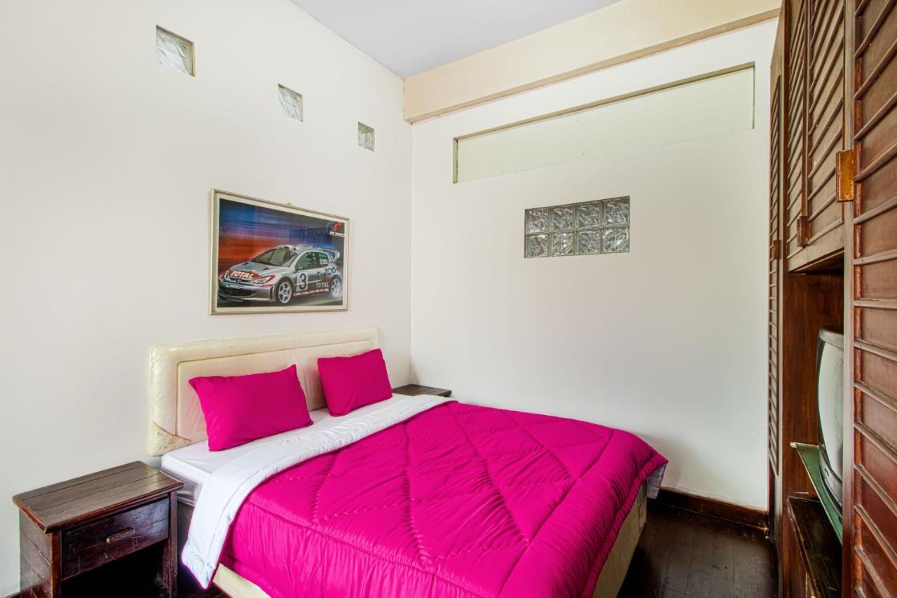 Отель Tobana House Bintaro Джакарта Экстерьер фото