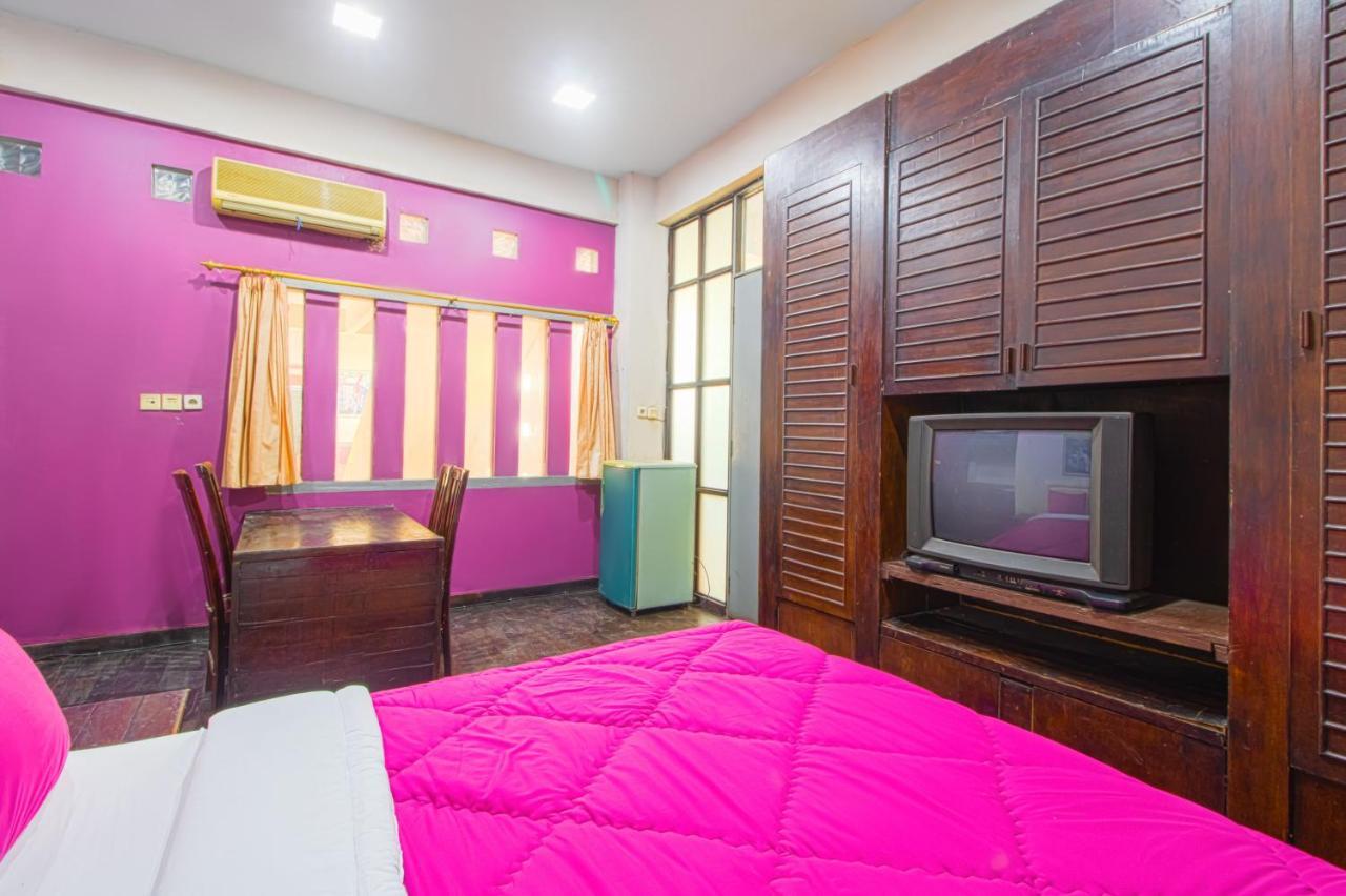 Отель Tobana House Bintaro Джакарта Экстерьер фото
