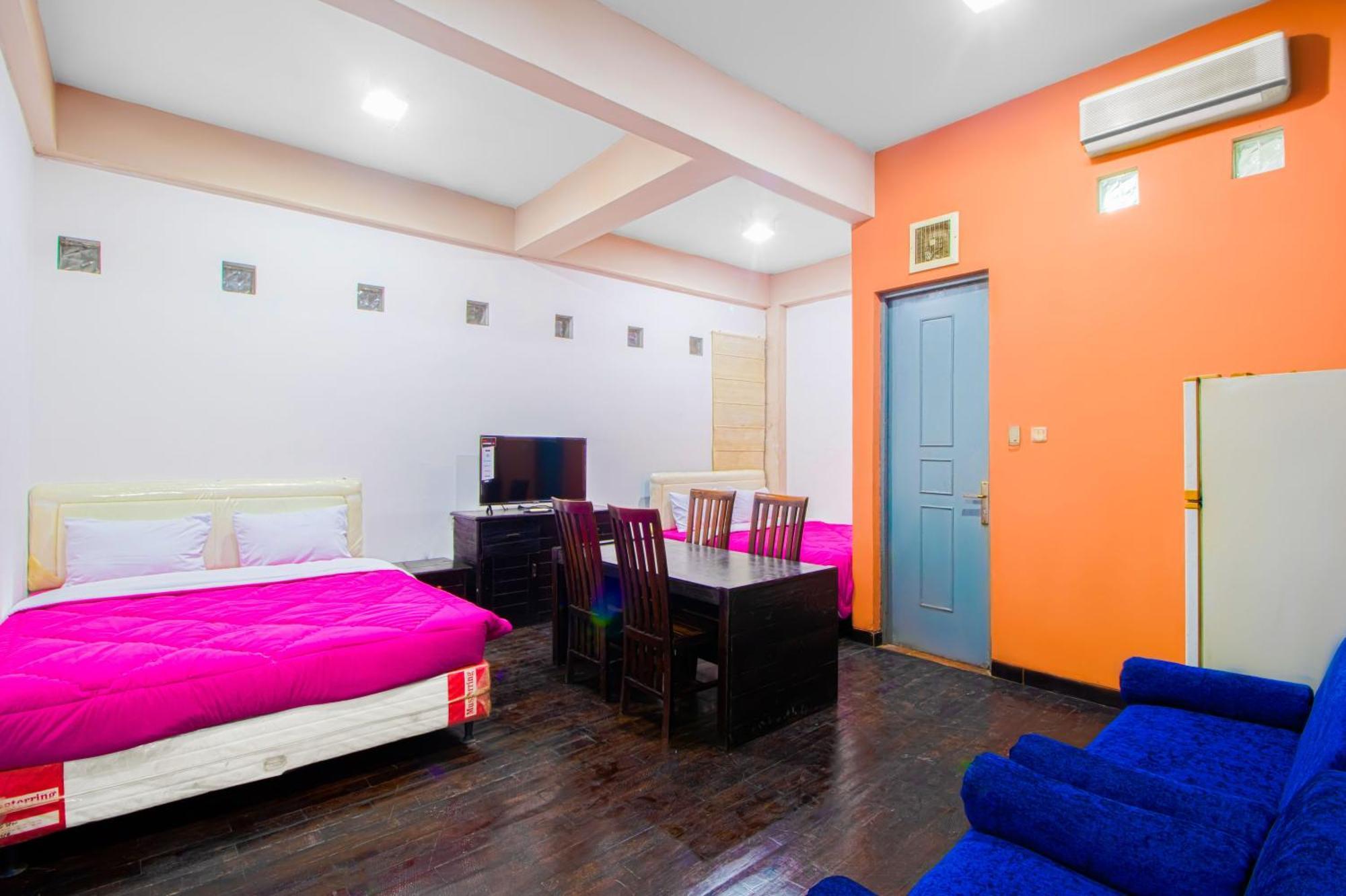Отель Tobana House Bintaro Джакарта Экстерьер фото