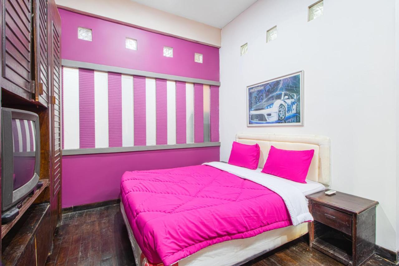 Отель Tobana House Bintaro Джакарта Экстерьер фото