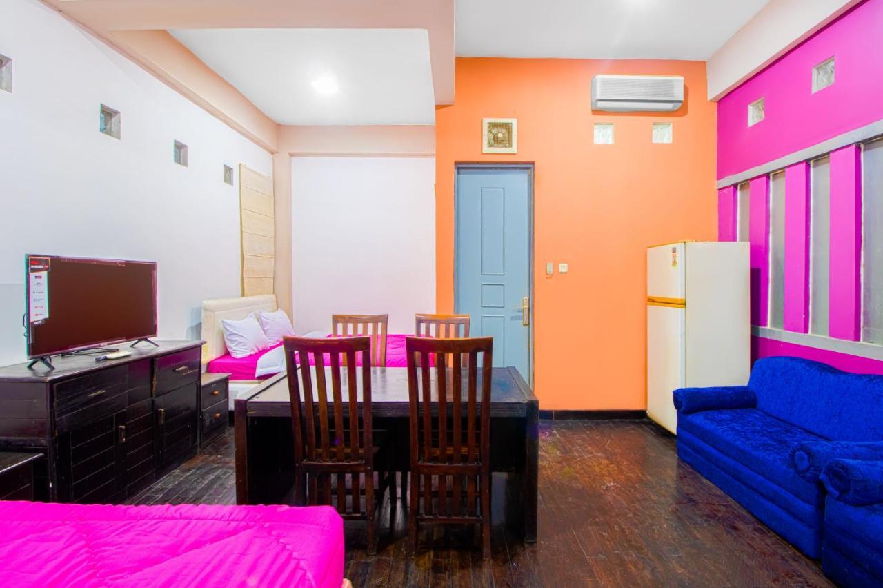 Отель Tobana House Bintaro Джакарта Экстерьер фото