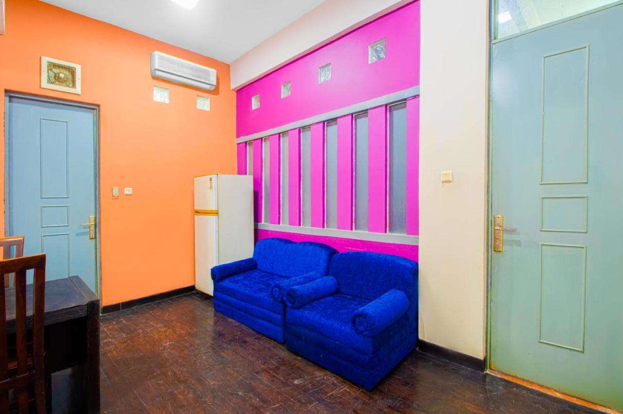 Отель Tobana House Bintaro Джакарта Экстерьер фото