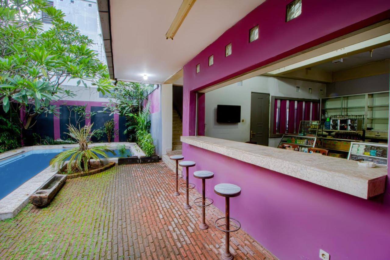 Отель Tobana House Bintaro Джакарта Экстерьер фото