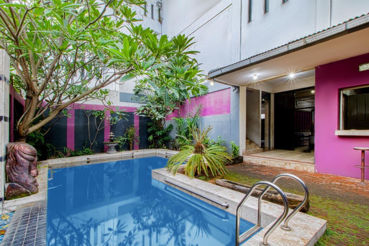 Отель Tobana House Bintaro Джакарта Экстерьер фото